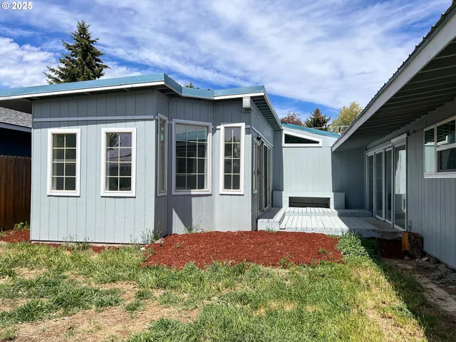 $399,900 | 1214 Northeast Loper Avenue, Prineville, OR 97754