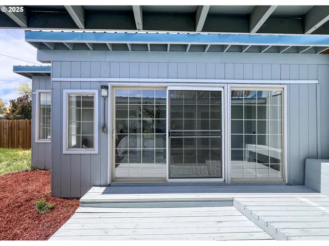 $399,900 | 1214 Northeast Loper Avenue, Prineville, OR 97754