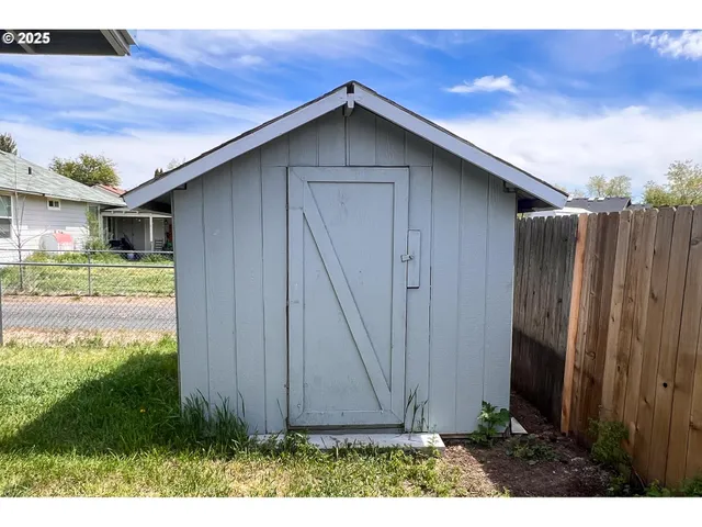$399,900 | 1214 Northeast Loper Avenue, Prineville, OR 97754