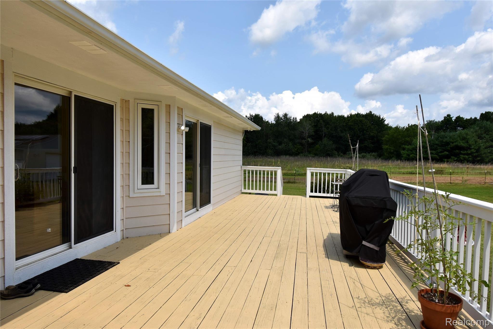 6747 Pinckney Road Pinckney, MI 48169 - Photo 31 of 44 28 DECK.JPG