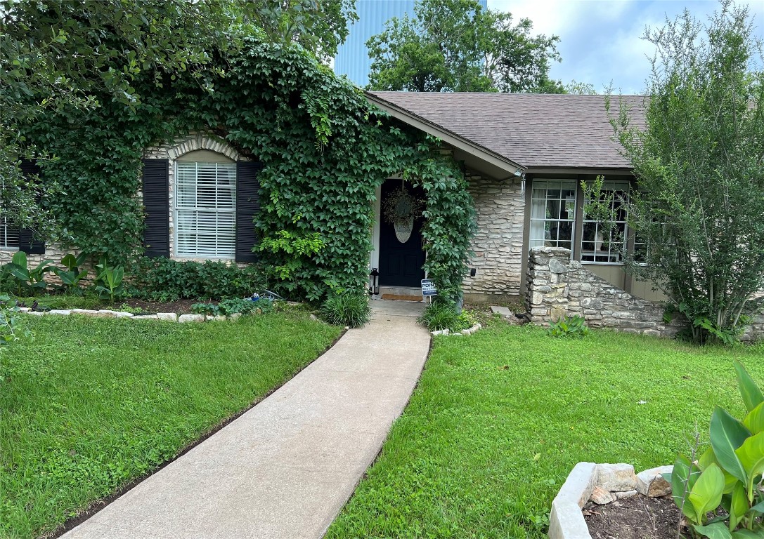 Welcome to 12504 Shady Oaks Terrace! Home is on a large .345 acre corner cul-de-sac lot in the heart of Northwest Austin.