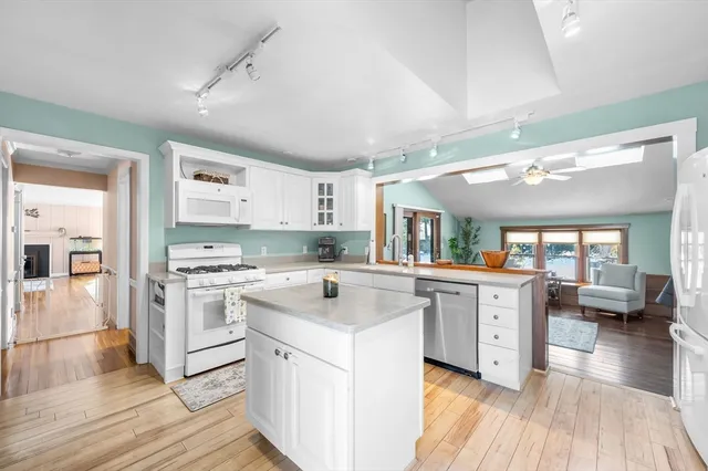 $499,900 | 44 Llewellyn Drive, Westfield, MA 01085