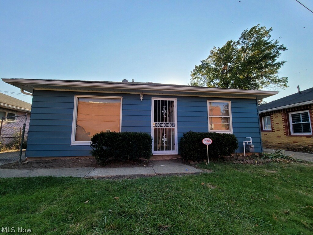 886 Wayside Road Cleveland, OH 44110 - Photo 1 of 11