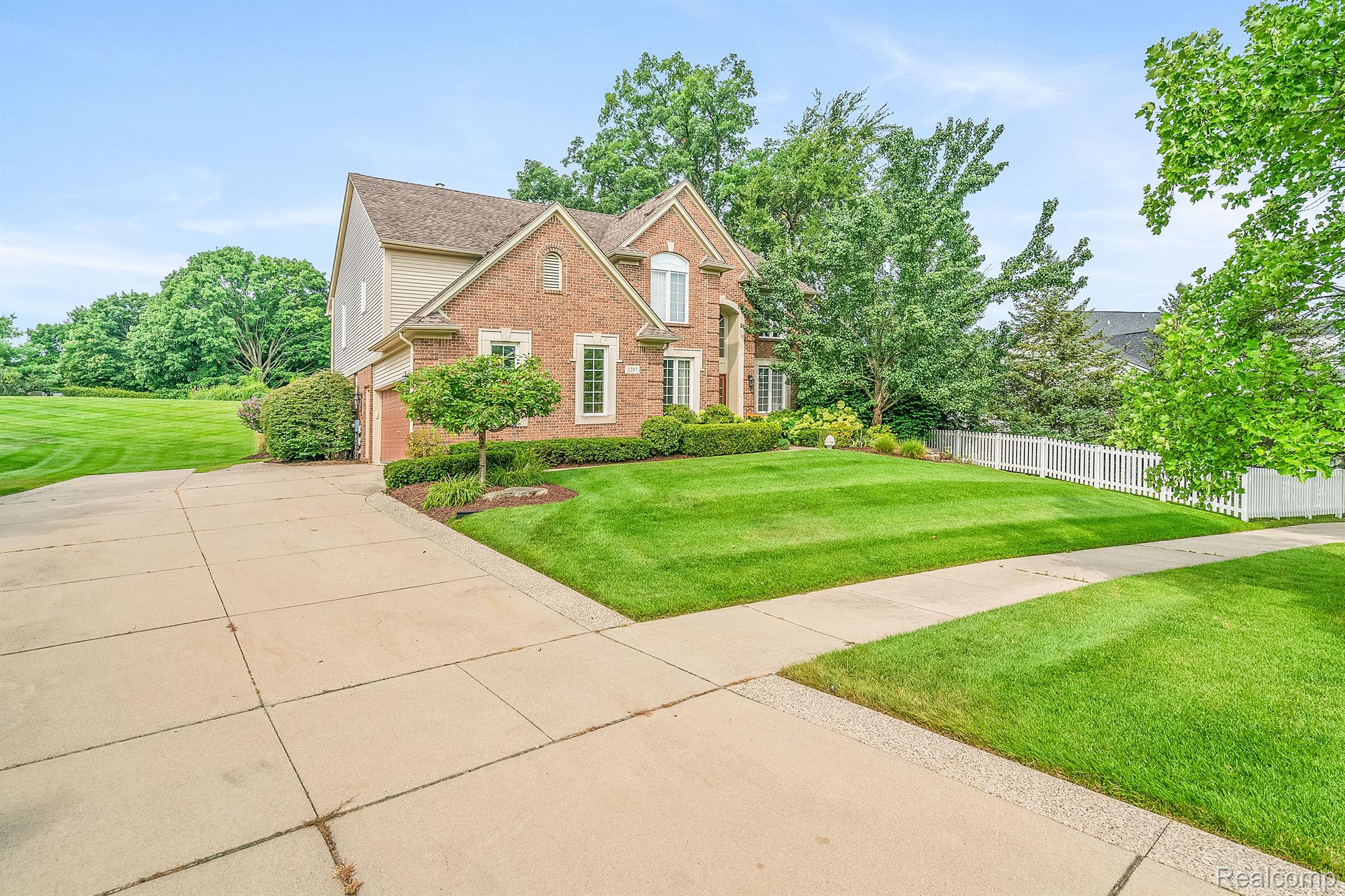 1257 Letica Drive Rochester, MI 48307 - Photo 3 of 59 Gallery Image 3
