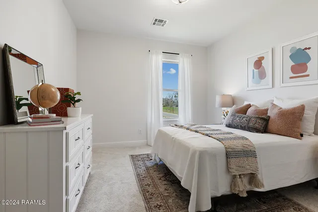 $424,000 | 105 Sweet Harvest Road, Youngsville, LA 70592