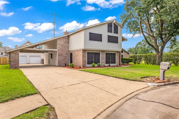$550,000 | 2202 Erin Glen Court, Deer Park, TX 77536