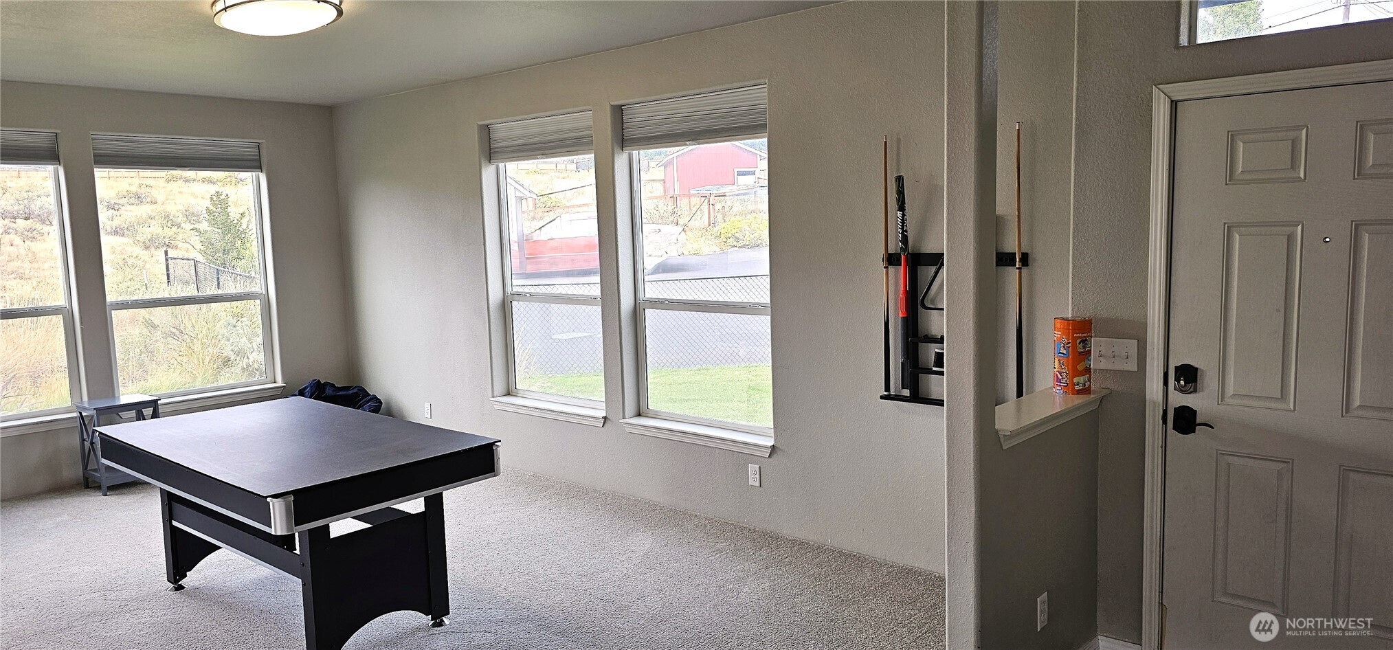 435 Maringo Road Ephrata, WA 98823 - Photo 12 of 40 a view of a livingroom with furniture and window