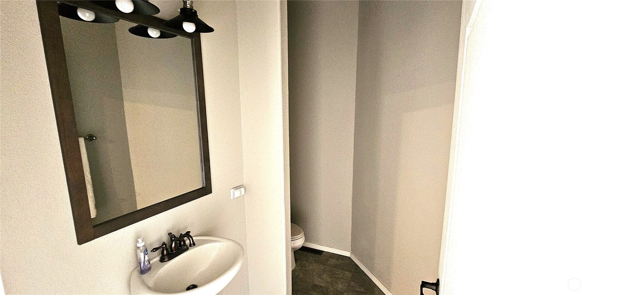 435 Maringo Road Ephrata, WA 98823 - Photo 33 of 40 a bathroom with a sink