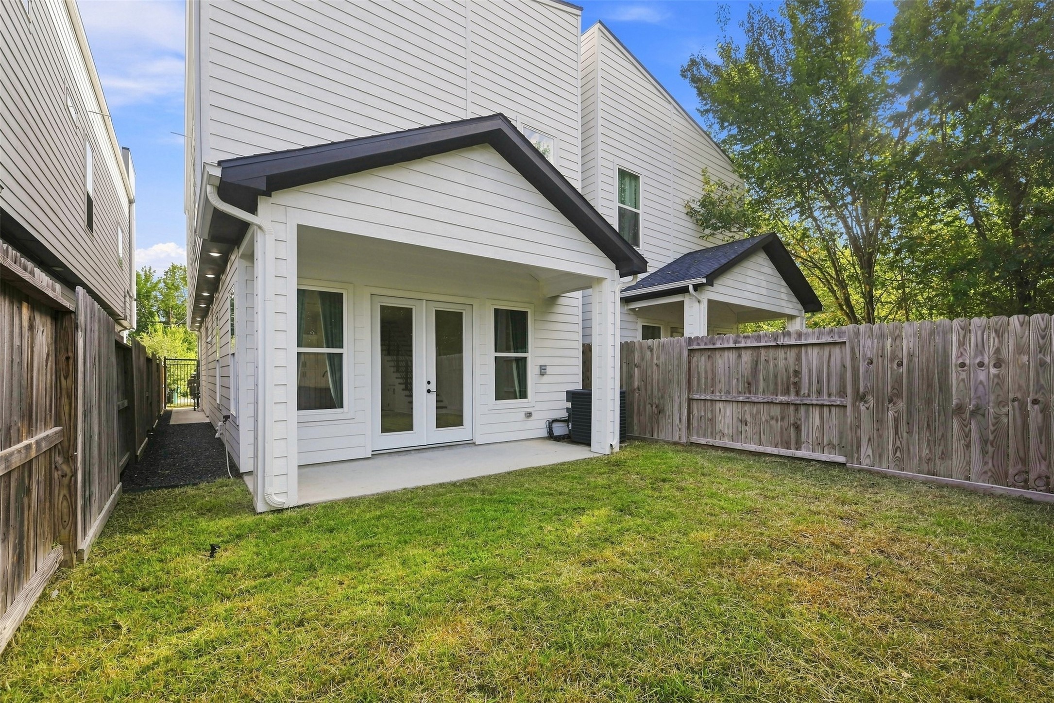 3726 Noah Street Houston, TX 77021 - Photo 28 of 37 Amazing covered patio.
