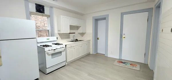 $1,320 | 3520 South Winchester Avenue, Unit 1F, Chicago, IL 60609