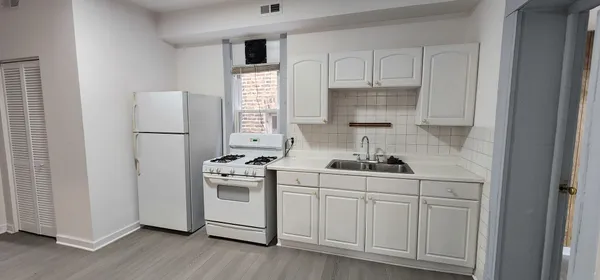 $1,320 | 3520 South Winchester Avenue, Unit 1F, Chicago, IL 60609