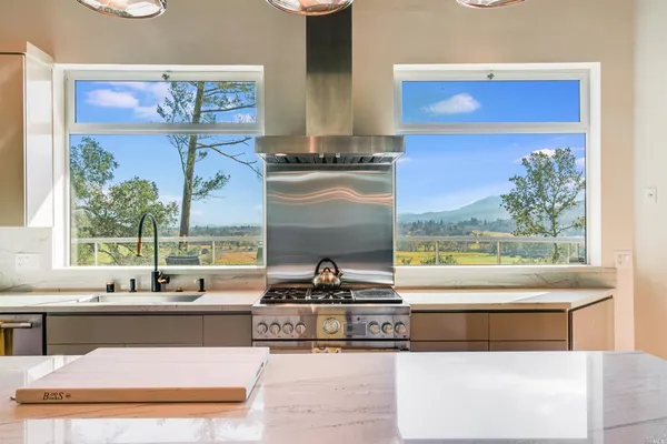 $5,450,000 | 9 Bournemouth Road, St. Helena, CA 94574
