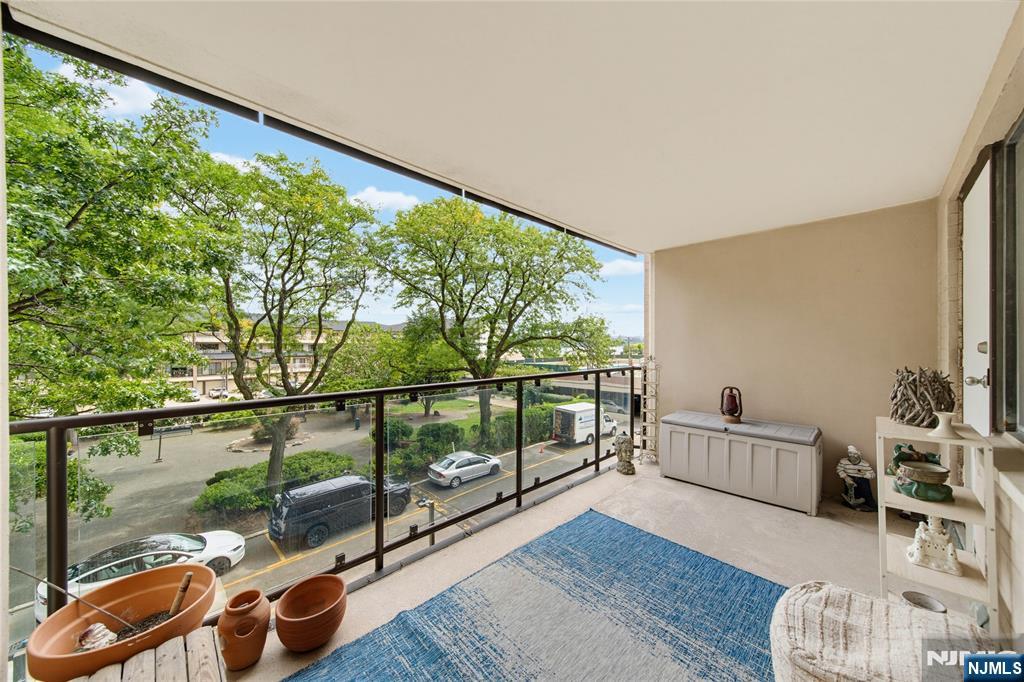 1203 River Road, Unit 1G Edgewater, NJ 07020 - Photo 17 of 22 Gallery Image 17