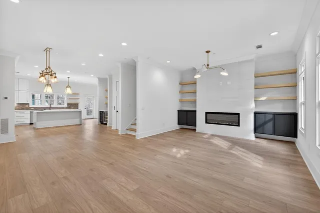 $799,900 | 332 Sugarview Road, Sugar Hill, GA 30518