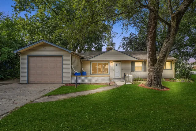 $179,999 | 300 Meota Street, Park Forest, IL 60466