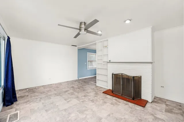 $179,999 | 300 Meota Street, Park Forest, IL 60466