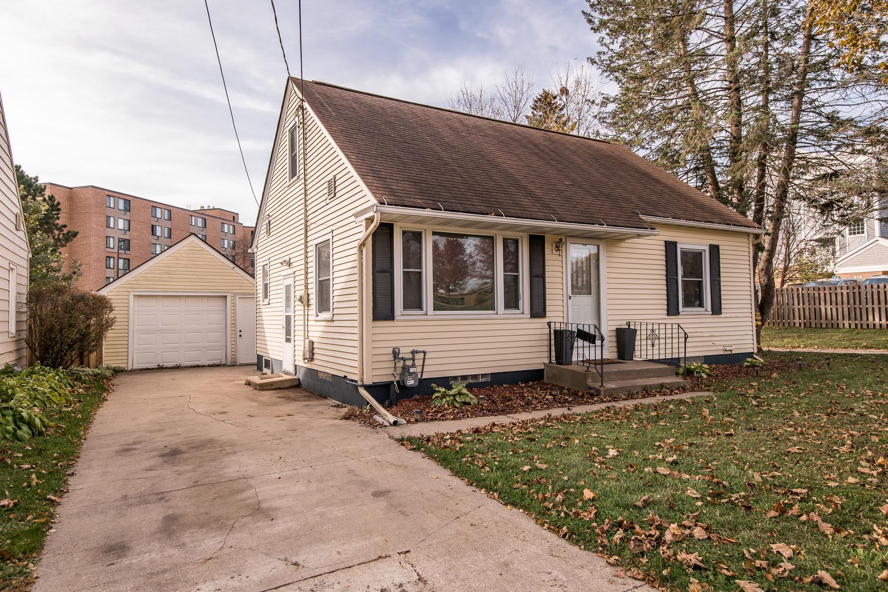 916 10th Street Northwest Rochester, MN 55901 - Photo 1 of 17