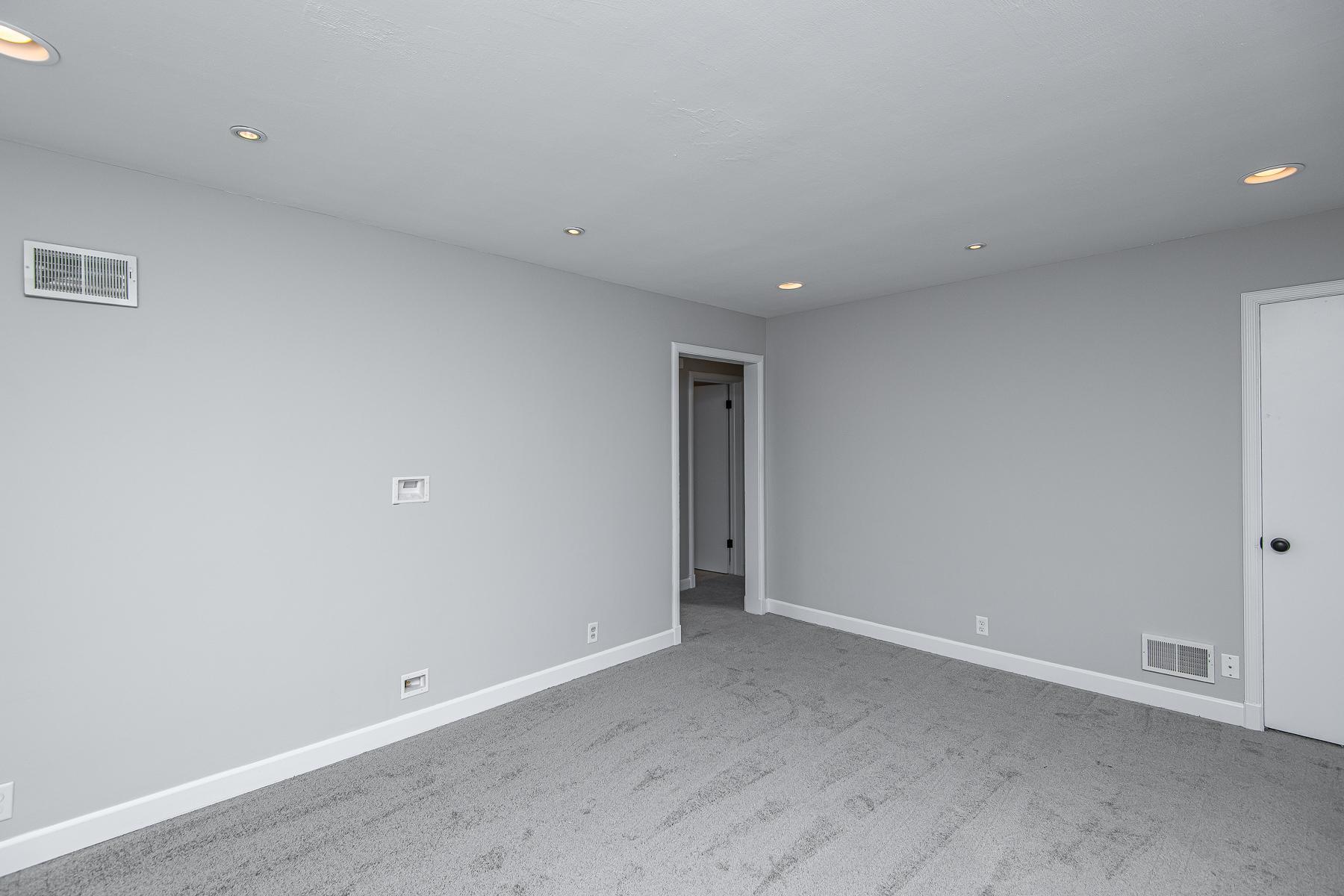 916 10th Street Northwest Rochester, MN 55901 - Photo 9 of 17