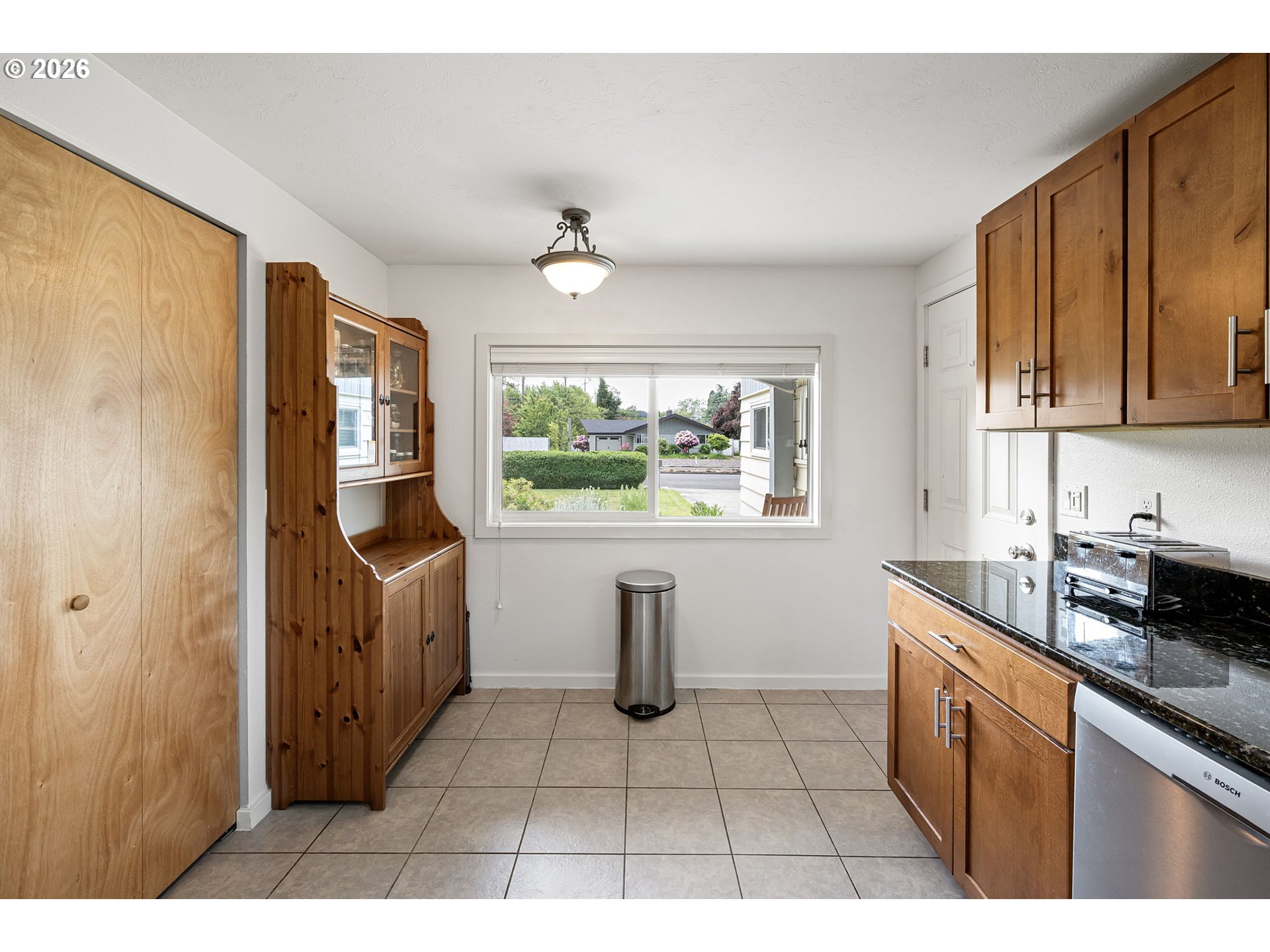 2895 Ferry Street Eugene, OR 97405 - Photo 9 of 36