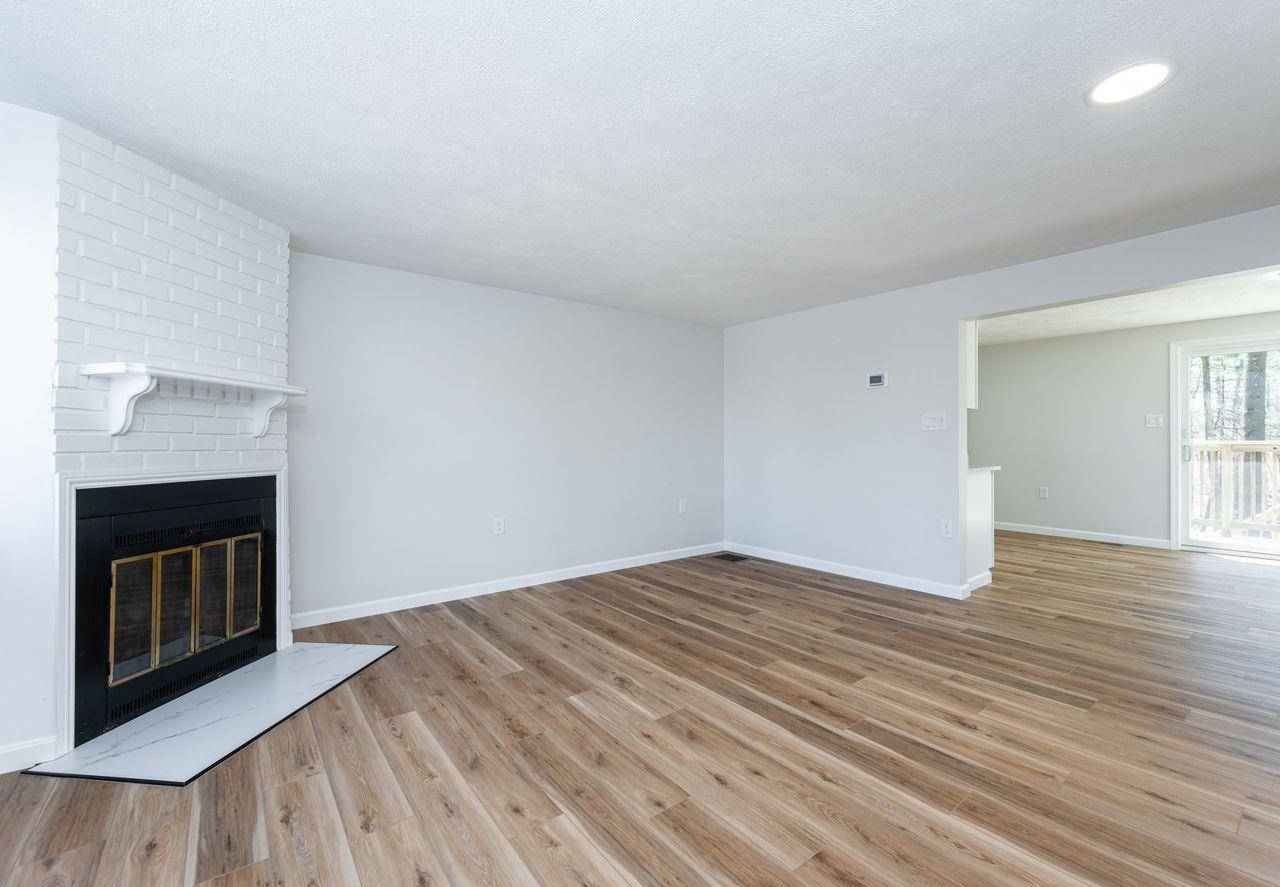 56 R Conleys Grove Road, Unit A Derry, NH 03038 - Photo 5 of 27