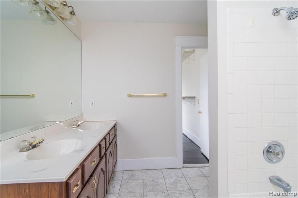 160 East Long Lake Road Bloomfield Hills, MI 48304 - Photo 36 of 58