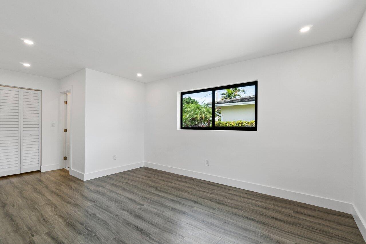 742 Appleby Street Boca Raton, FL 33487 - Photo 9 of 22 Bedroom 1 with en-suite bath