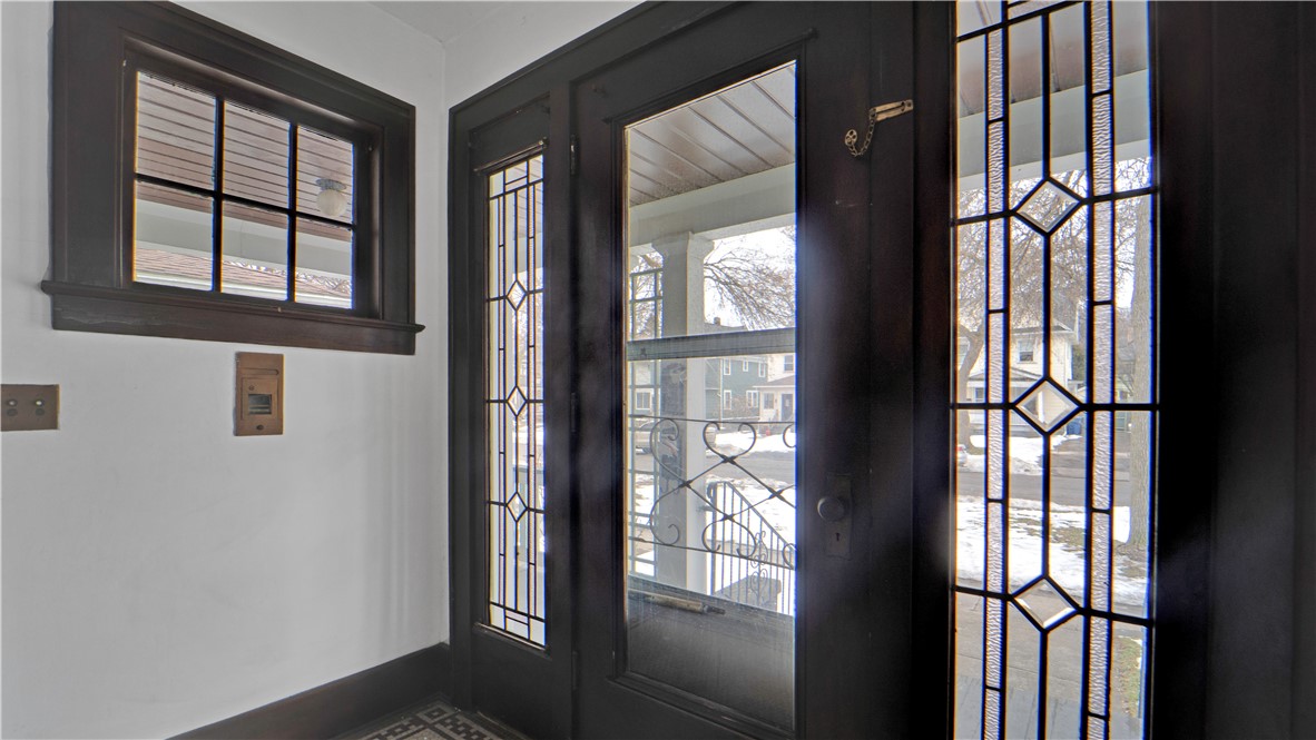 45-47 Werner Park Rochester, NY 14620 - Photo 5 of 35