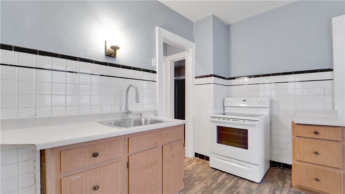 45-47 Werner Park Rochester, NY 14620 - Photo 10 of 35