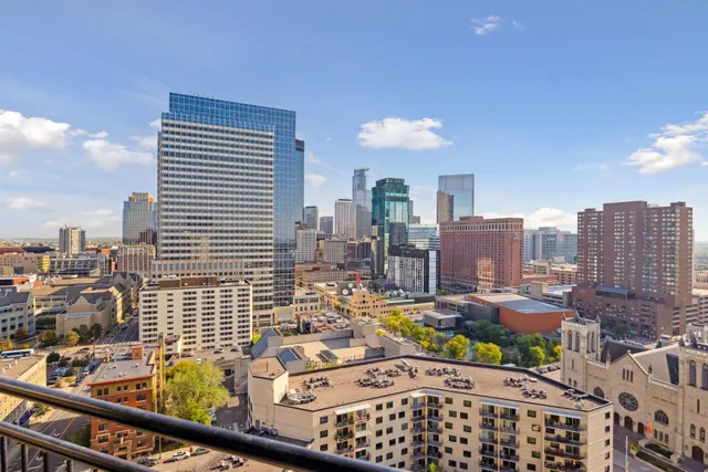 $3,995 | 1225 Lasalle Avenue, Unit 2301, Minneapolis, MN 55403