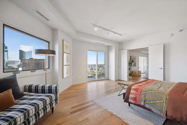 $3,995 | 1225 Lasalle Avenue, Unit 2301, Minneapolis, MN 55403