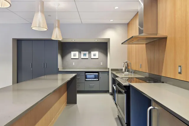 $3,995 | 1225 Lasalle Avenue, Unit 2301, Minneapolis, MN 55403