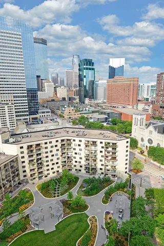 $3,995 | 1225 Lasalle Avenue, Unit 2301, Minneapolis, MN 55403