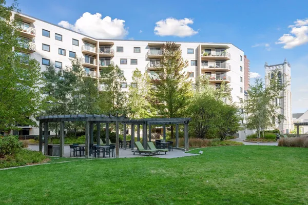 $3,995 | 1225 Lasalle Avenue, Unit 2301, Minneapolis, MN 55403