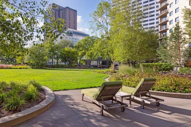 $3,995 | 1225 Lasalle Avenue, Unit 2301, Minneapolis, MN 55403