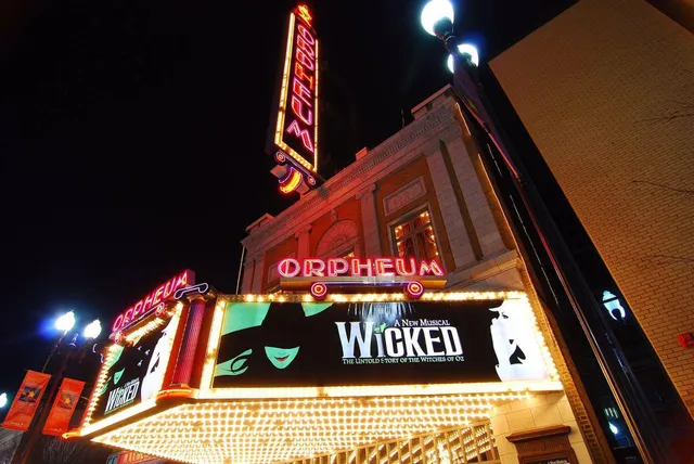 $3,995 | 1225 Lasalle Avenue, Unit 2301, Minneapolis, MN 55403