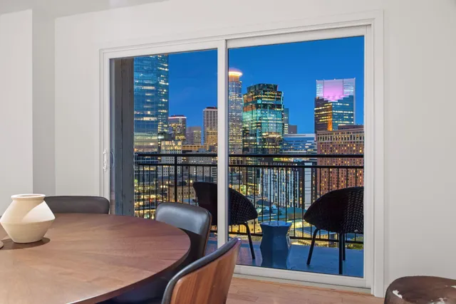 $3,995 | 1225 Lasalle Avenue, Unit 2301, Minneapolis, MN 55403