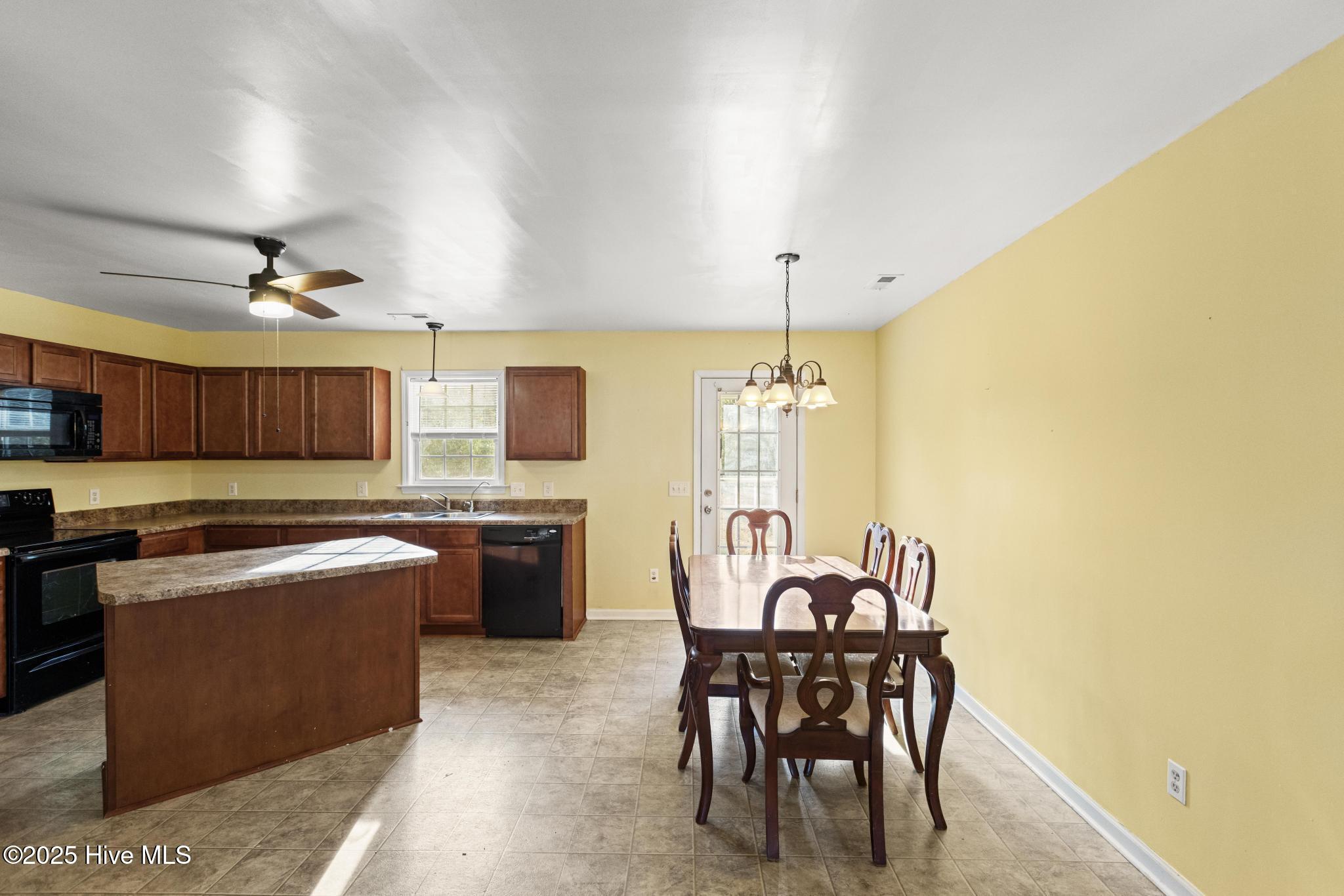 202 Scout Lane Chinquapin, NC 28521 - Photo 14 of 29 425A9364