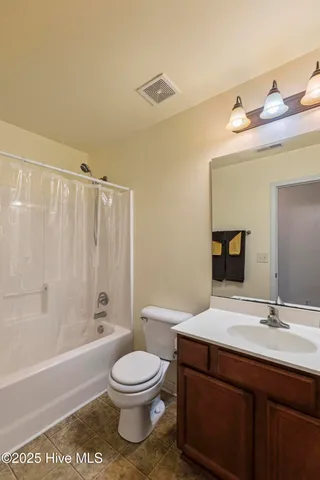 $249,000 | 202 Scout Lane, Chinquapin, NC 28521