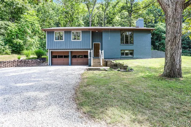 $275,000 | 401 North Springfield Street, Grafton, IL 62037