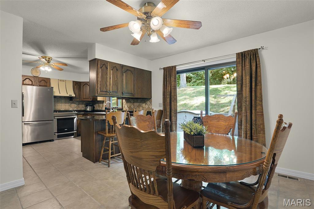 401 North Springfield Street Grafton, IL 62037 - Photo 8 of 38