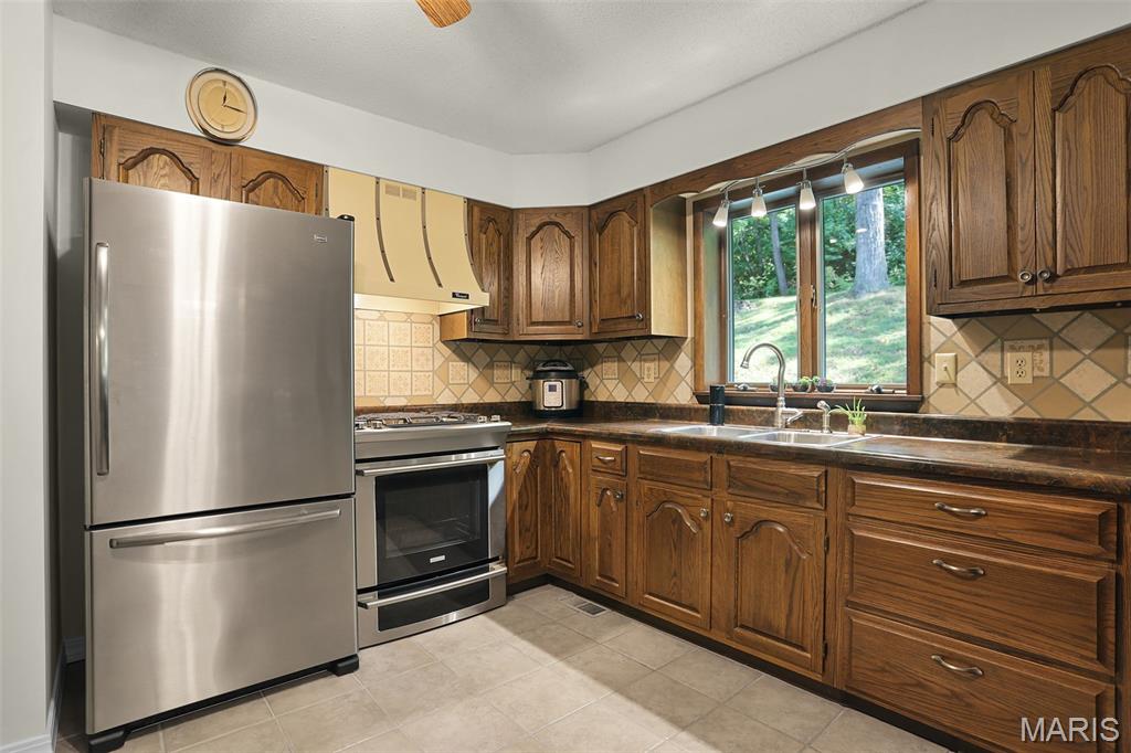 401 North Springfield Street Grafton, IL 62037 - Photo 10 of 38