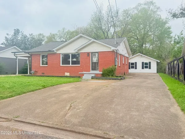 $169,000 | 2135 Long Street, Grenada, MS 38901