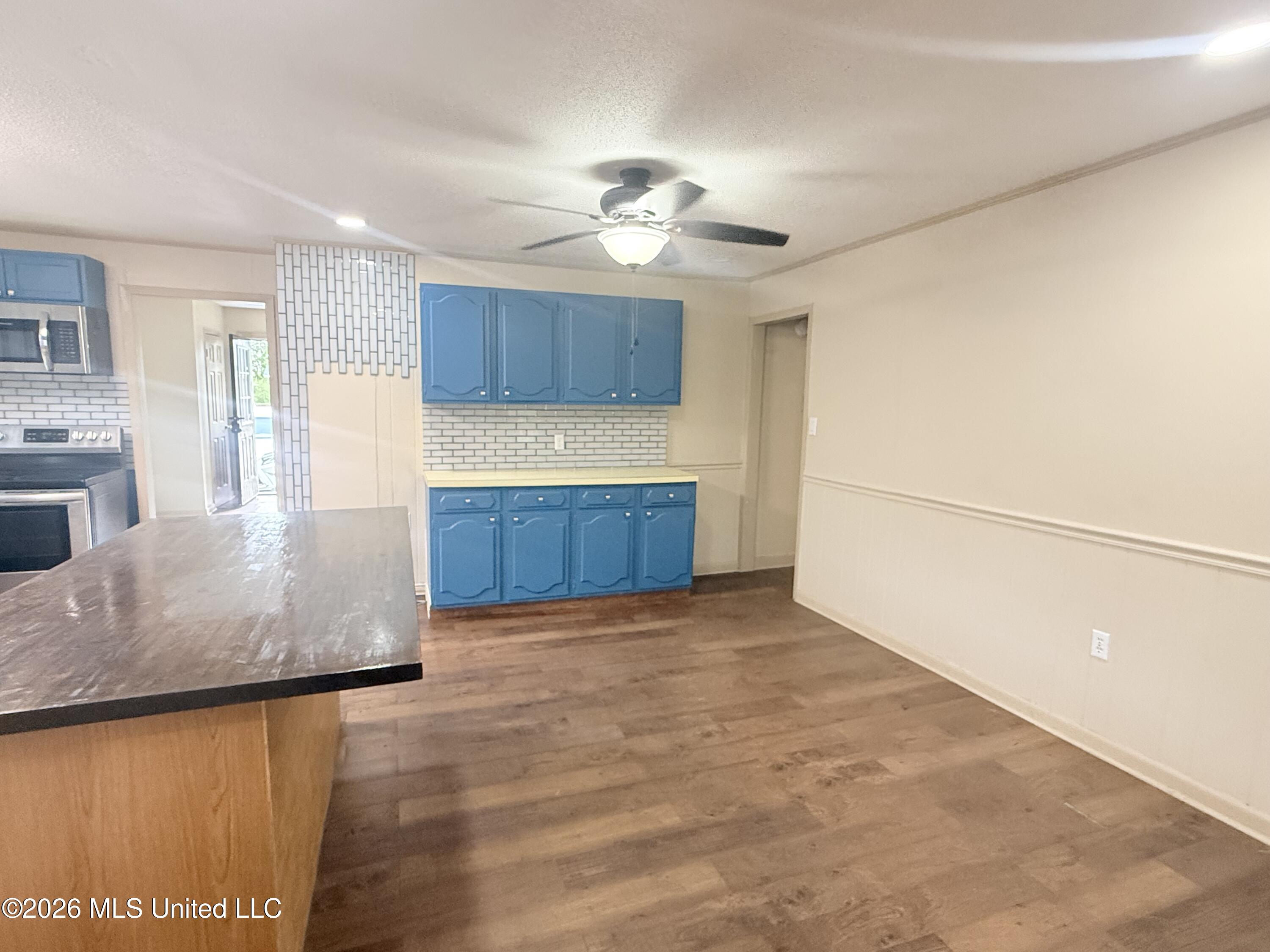 2135 Long Street Grenada, MS 38901 - Photo 4 of 26 IMG_7245