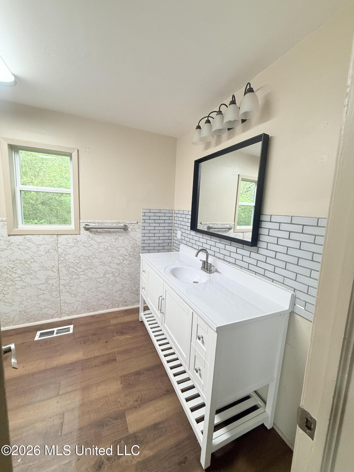 2135 Long Street Grenada, MS 38901 - Photo 9 of 26 IMG_7250