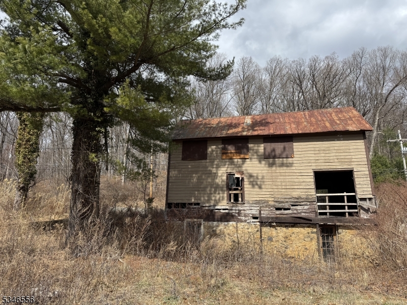 197 East Mill Road Long Valley, NJ 07853 - Photo 10 of 17