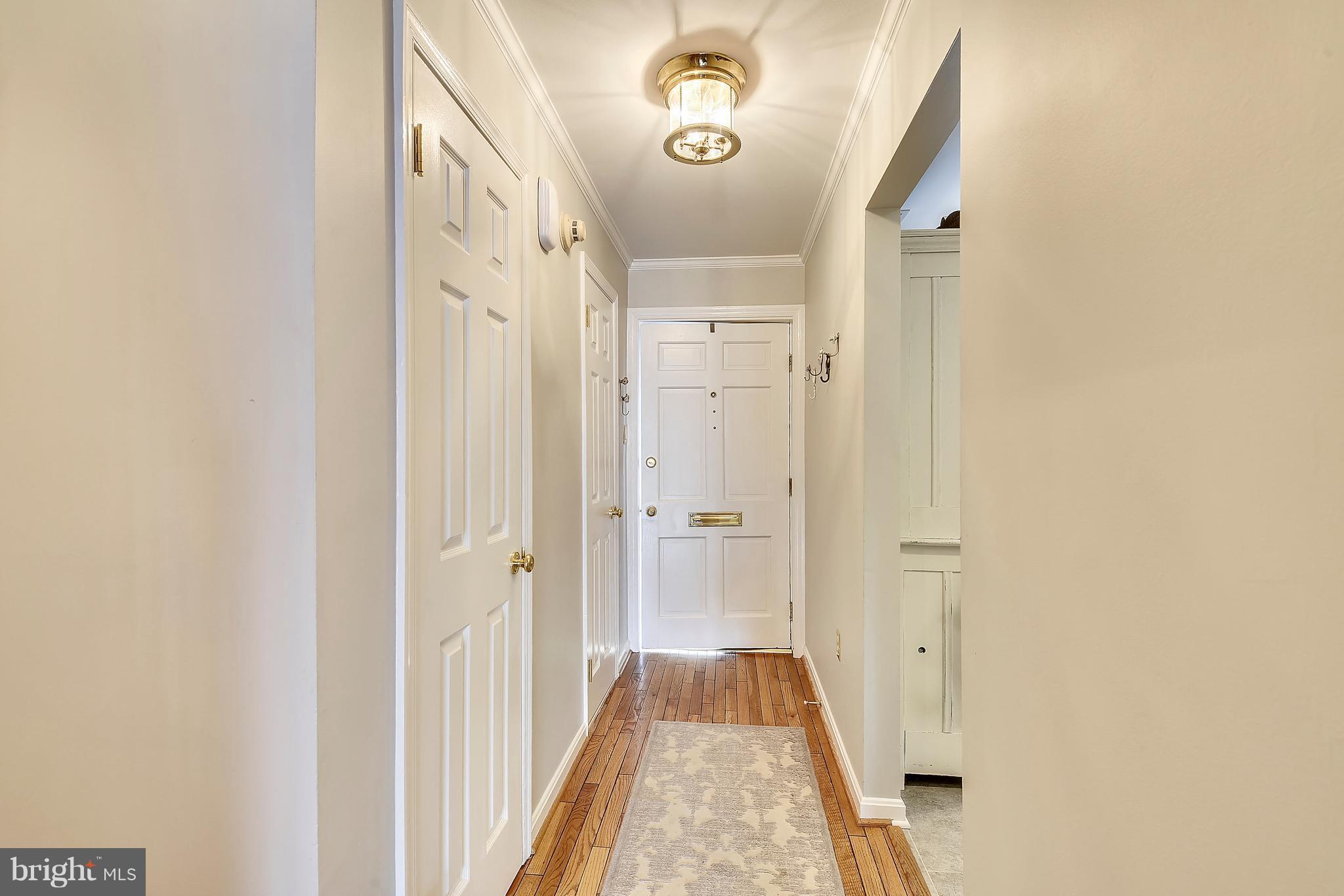 320 Commerce Street Alexandria, VA 22314 - Photo 6 of 30 Front entry hall