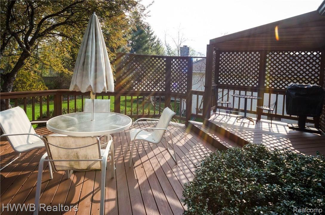 867 Augusta Drive Rochester, MI 48309 - Photo 28 of 34 FKR8QS_still_cpt.jpg