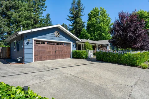 $1,350,000 | 145 St James Drive, Santa Rosa, CA 95403