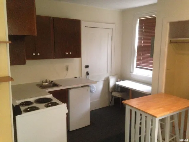 $92,500 | 622 1/2 North Albert Street, Macomb, IL 61455