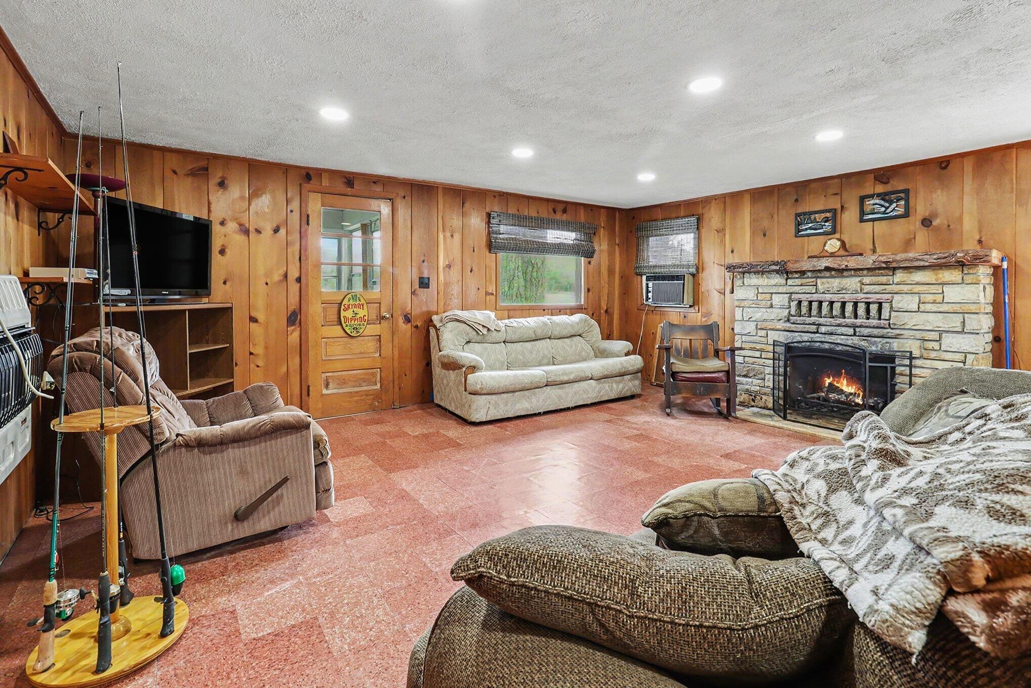 13484 West McBride Road Coral, MI 49322 - Photo 4 of 15 009_file_9300